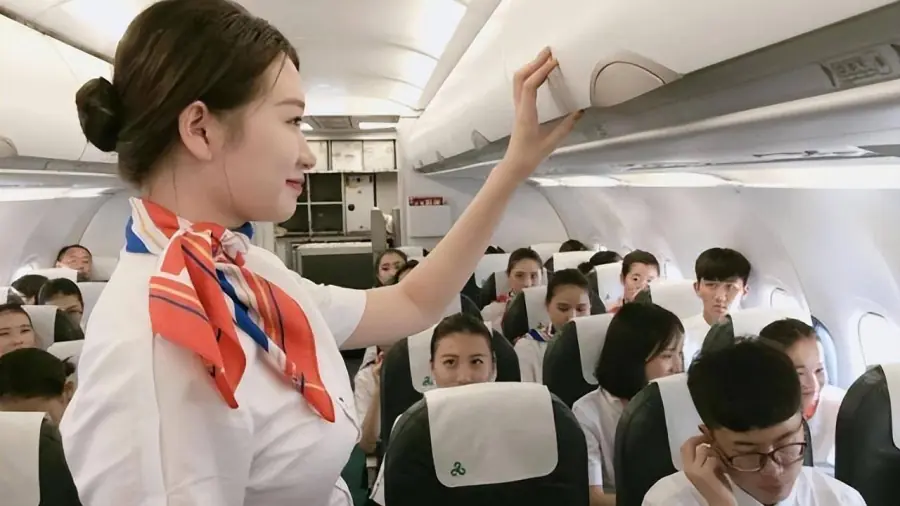 The Silent Mystery of Seat 11A: From the Most Hated Spot to a “Lucky Charm” That Saved the Only Survivors of Two Air Disasters