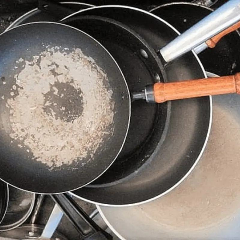Non-Stick Coating Peeling Off? Don’t Throw Away Your Pan Yet — There Is a Way to Restore It Like New