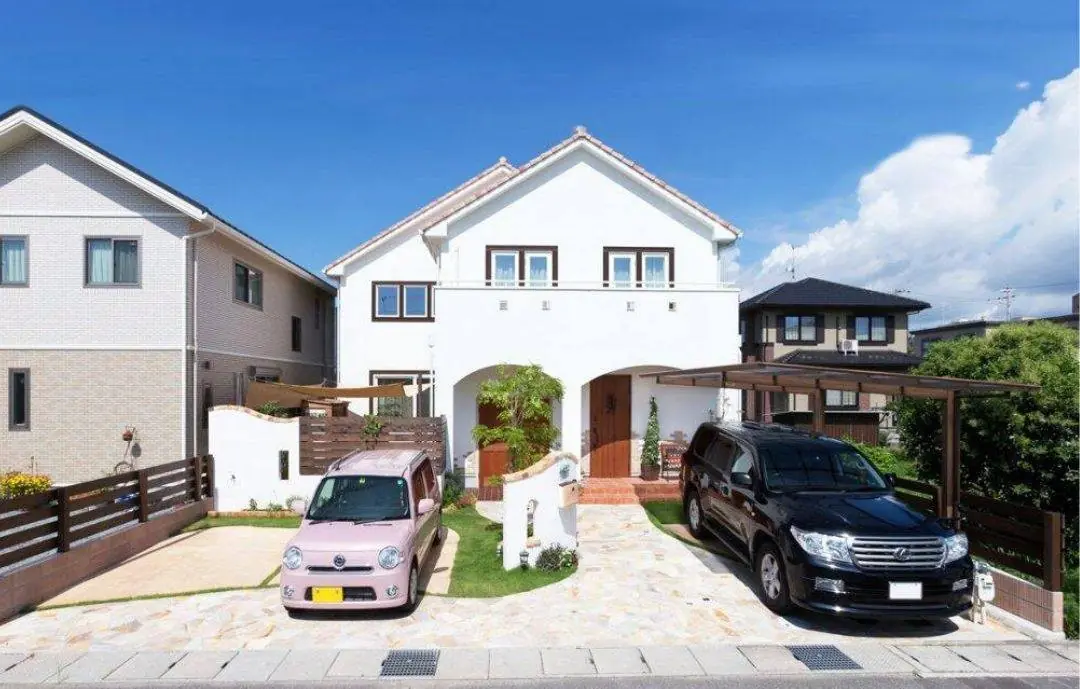 In Less Than 5 Years, the Most “Expensive” Things Won’t Be Houses or Cars — But 4 Rare Things Money Can’t Easily Buy