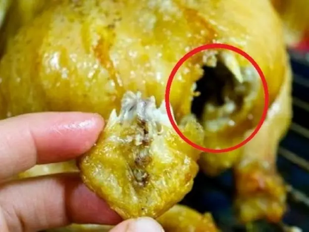 4 parts of the chicken contain many parasites, but many people don't know that