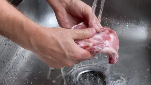 Should You Wash Meat and Fish Bought from the Supermarket?