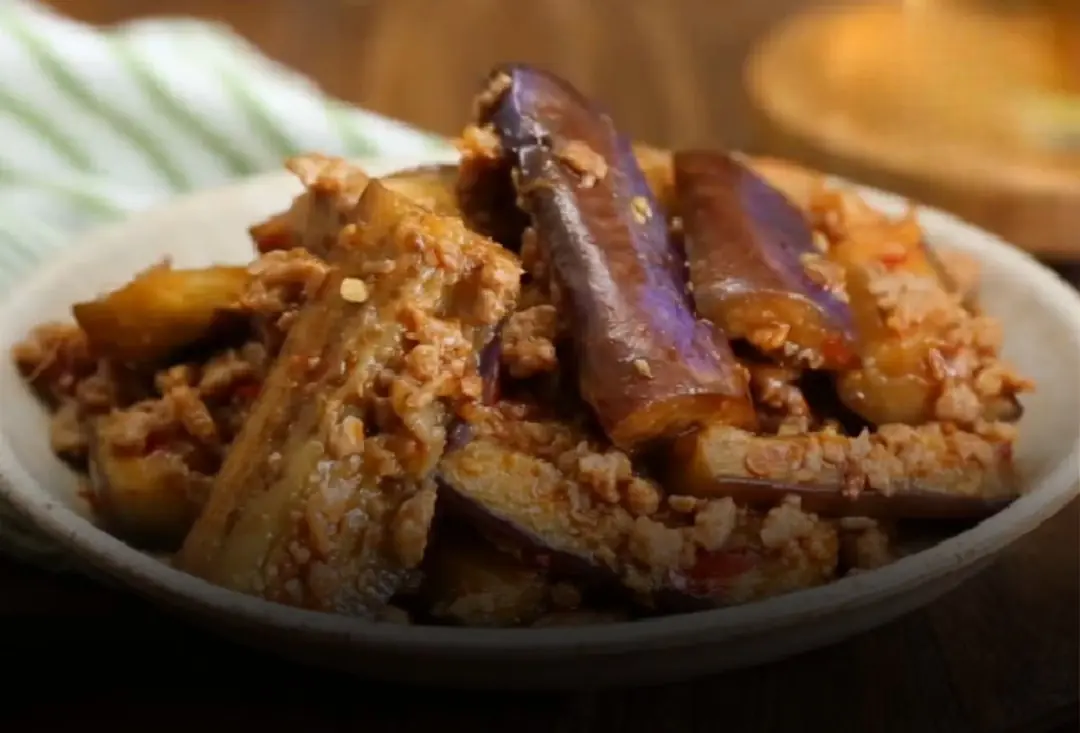 Eggplant is the king of vegetables but not everyone can eat it