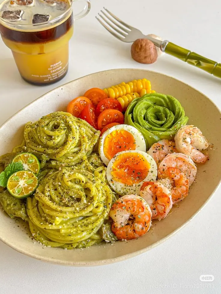 Matcha Green Tea Noodles with Shrimp and Egg