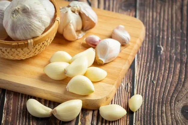How to choose good garlic: Signs you should avoid for better flavor and longer storage