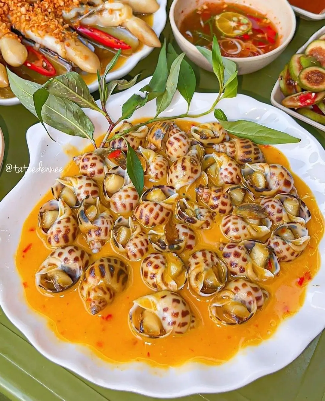 Vietnamese Spicy Stir-Fried Sea Snails