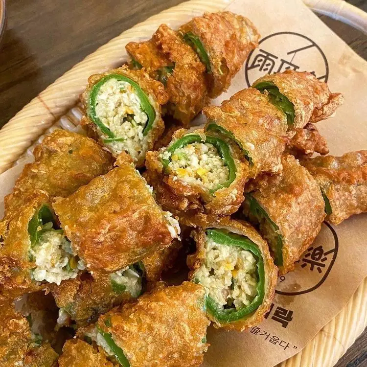 Korean Stuffed Chili Peppers (Gochu Twigim)