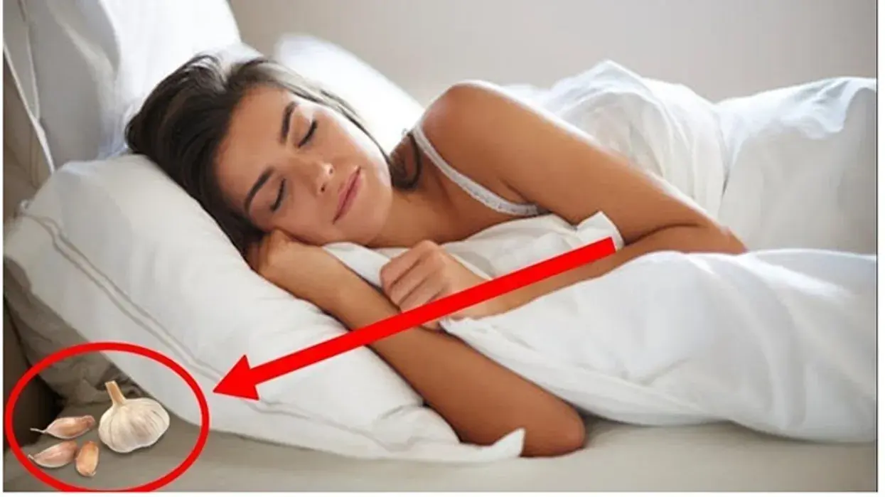 Sleeping With Garlic by Your Bed? There’s a Hidden Reason