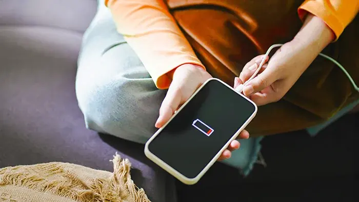 When Your Phone Overheats and Loses Power Fast, This Is What’s Really Happening