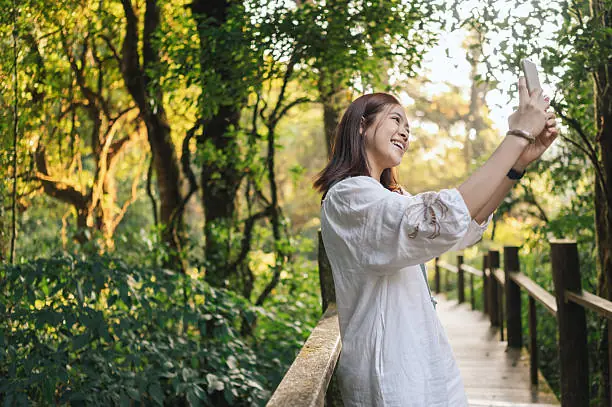 Why Time in Green Spaces Can Lift Your Mood Naturally