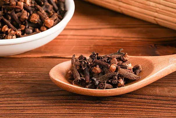 7 Simple but Powerful Clove Tips Most People Don’t Know
