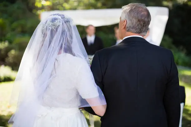 “My Father Missed My Wedding — Then a Stranger Handed Me His Letter Right Before I Walked Down the Aisle.”