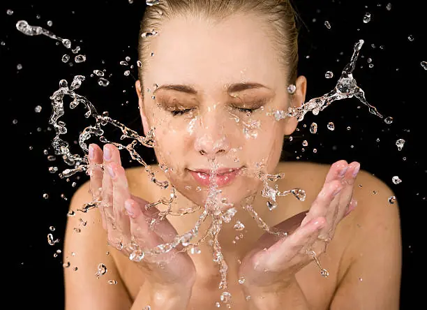 The Cold Splash Effect: Why Water on Your Face Can Instantly Increase Alertness