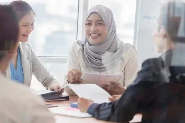 Bright Light and Alertness: Why Daytime Illumination Shapes Your Energy