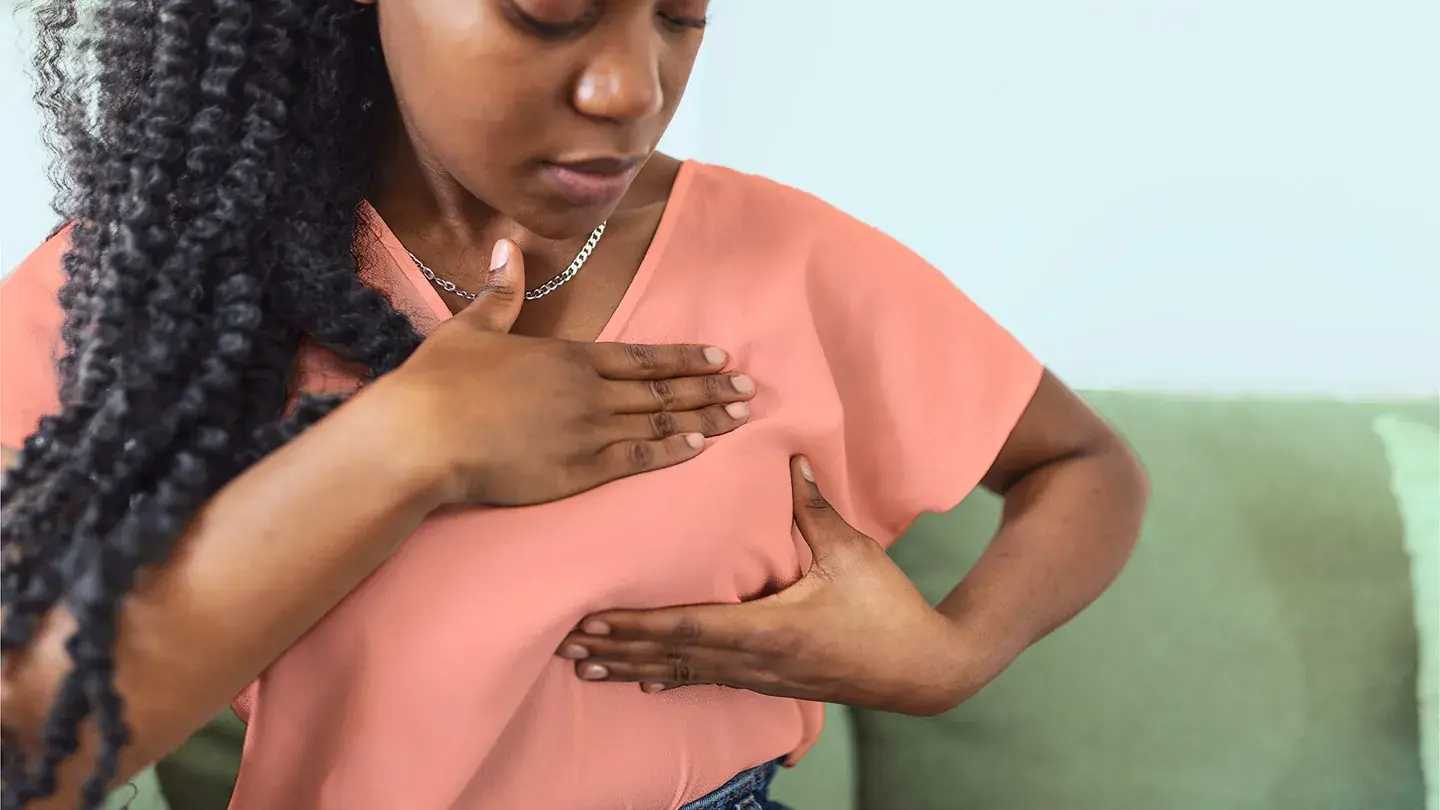 The Body Whispers First: Warning Signs of Bre.ast Can.cer That May Appear a Year Before Diagnosis