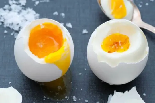 Eating boiled eggs regularly: “good for the liver” or “harmful”? Doctor explains 3 key points to remember