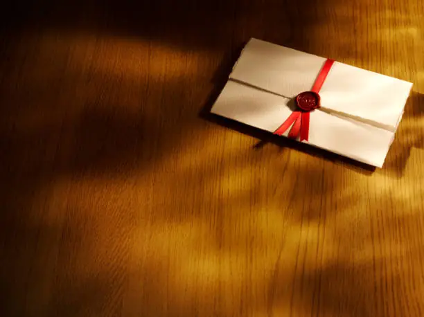 “My Dad Gave Me a Sealed Envelope When I Turned 18 — He Told Me to Open It Only If I Ever Doubted Myself.”