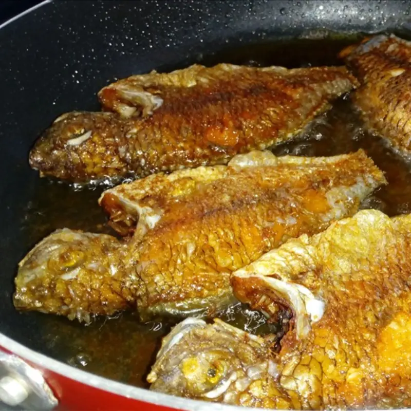 Putting Fish Straight Into Hot Oil Is a Mistake: Add This First for Crispy, Intact Results