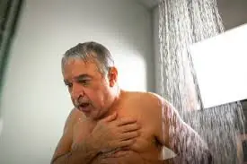 Showering After 65: Finding the Right Balance for Healthy Skin