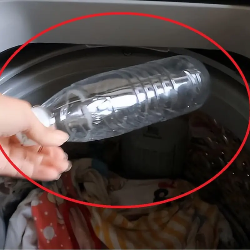 Put One Empty Plastic Bottle in the Washing Machine – You’ll Be Surprised How Brilliant This Simple Trick Is