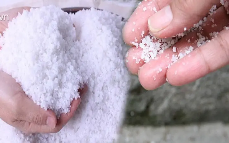 Sprinkle salt in the door gaps and wait 5 minutes - the result might surprise you