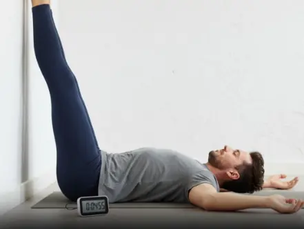 Keeping Your Legs Up Against the Wall for 5 Minutes a Day: Real Benefits for Your Body