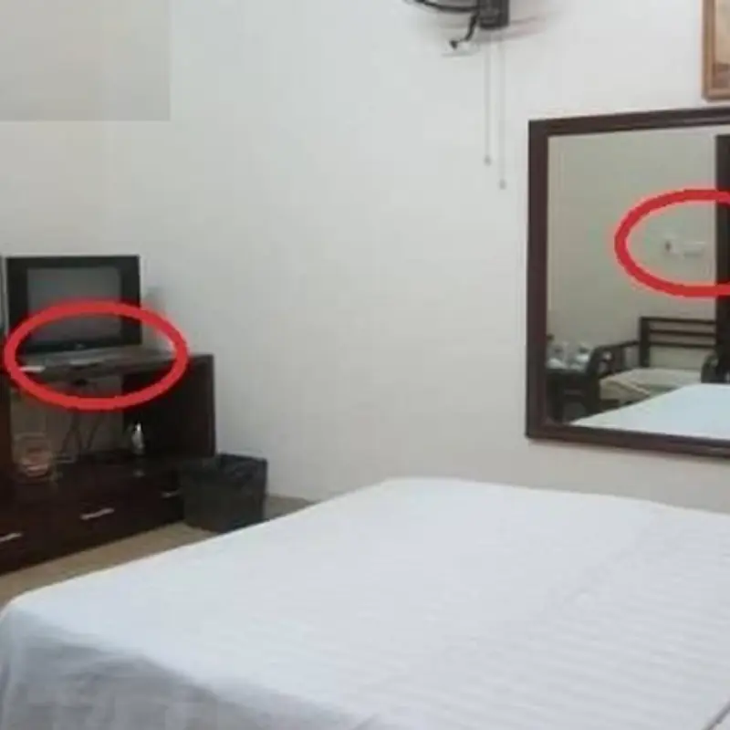 If You Notice These Three Things in a Hotel or Motel Room, Leave Immediately