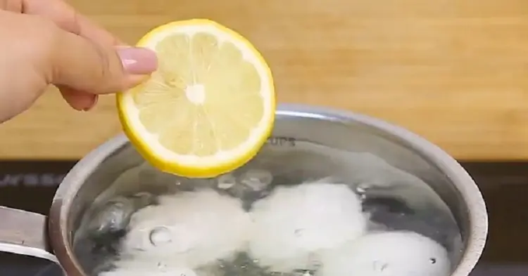 Simple Tricks for Boiling Eggs with Lemon That Many People Don’t Know