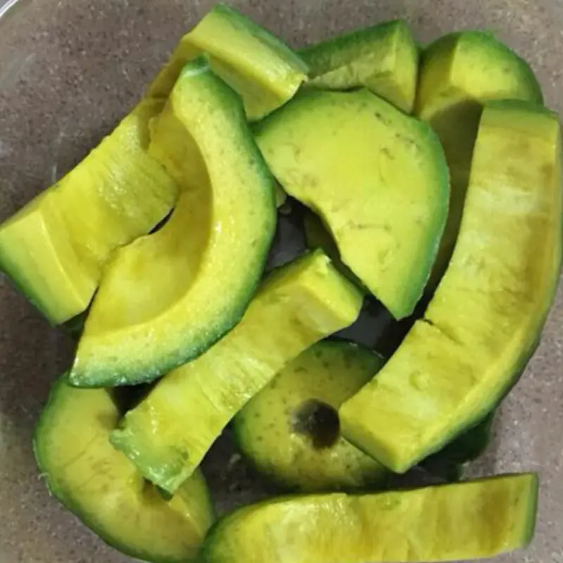 Avocado Is a Natural Superfood: 7 Reasons to Eat It More Often