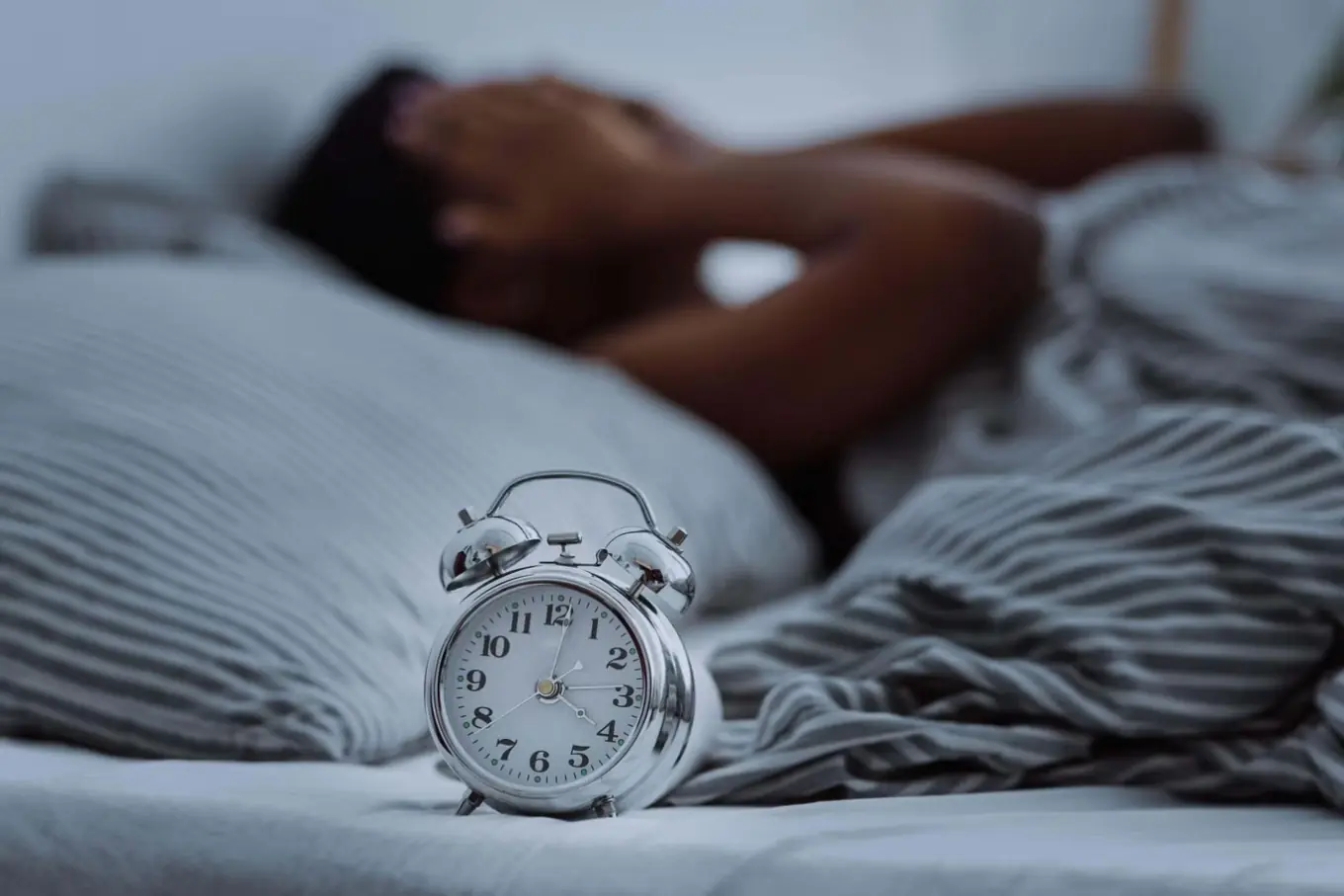 If you regularly wake up at 3-4 AM - these 4 health problems might be the cause