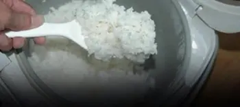 Before You Reheat Cold Rice, Read This