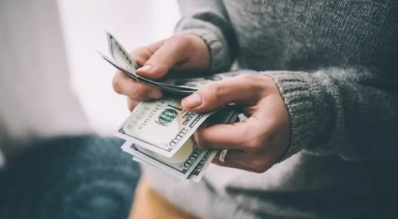 What to Say When Someone Wants to Borrow Money from You?