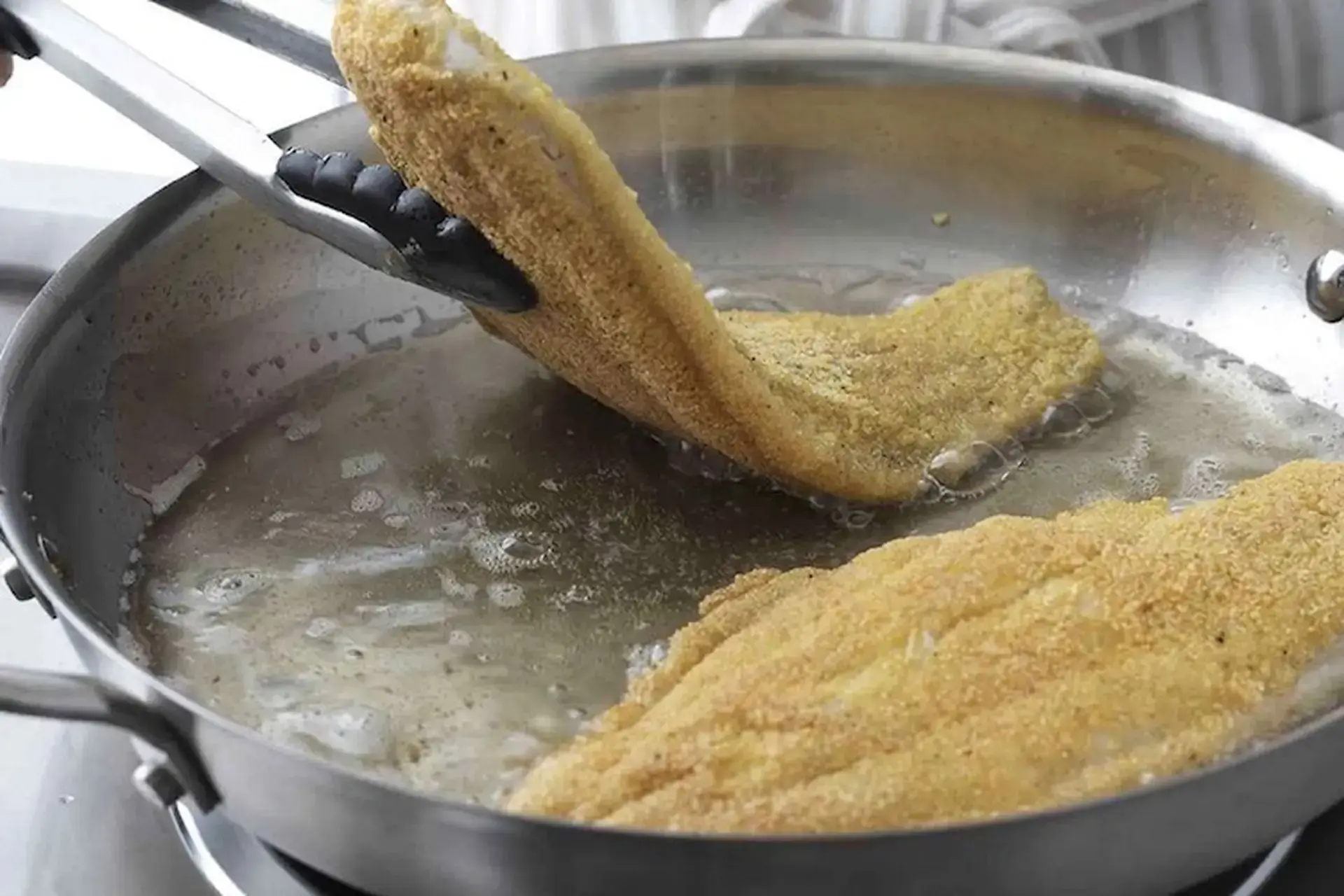 Easy Kitchen Tips to Prevent Food from Sticking While Frying