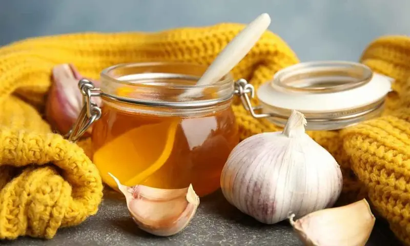 20 Surprising Benefits of Garlic for Your Throat You Probably Didn’t Know