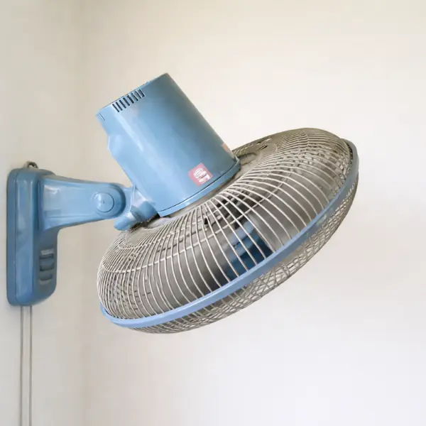 How to Clean Fan Blades Without Removing the Frame: A Simple Home Hack