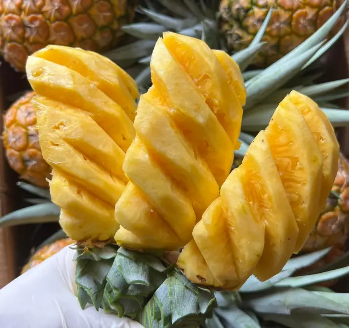 5 Surprising Changes Women May Notice When Eating Pineapple Regularly