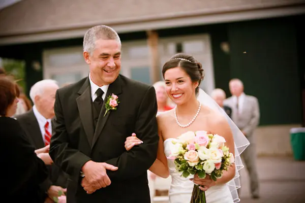 A Father Told His Daughter: Never Marry Into These 4 Types of Families - Even If You Stay Single