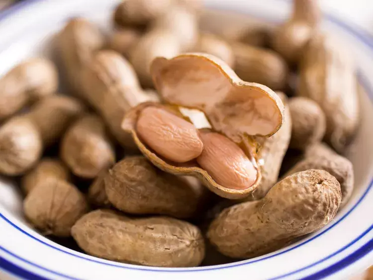 What Happens to Your Body When You Eat Peanuts Regularly? Doctors Share Key Insights