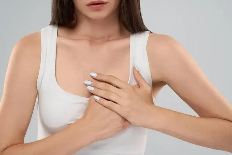 15 Research-Backed Facts That Show the Benefits of Having Smaller Bre.asts