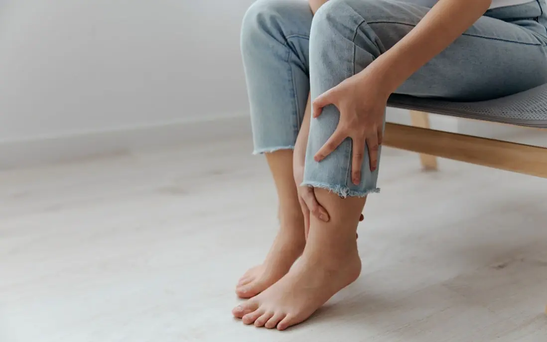 7 unusual symptoms in your legs that could be warning signs of can.cer