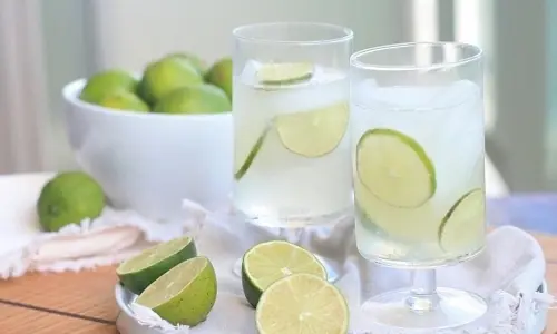 10 surprising reasons people choose to drink lemon water every day