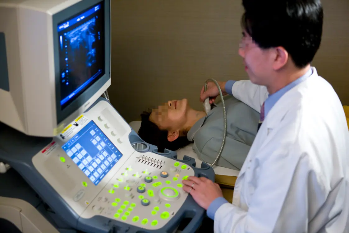 Four Members of One Family Diagnosed with Thyroid Can.cer: Doctors Warn That If One Person Is Affected, the Whole Family Should Take Action Immediately