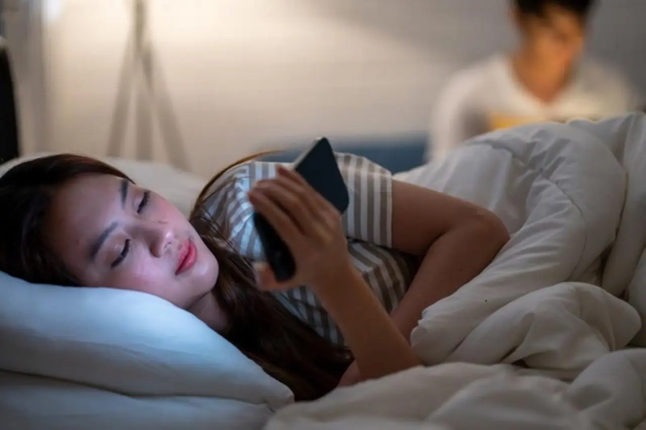 5 harmful habits that can make your skin age faster than expected