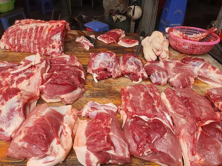 Simple Tips to Tell Fresh Pork from Spoiled Meat: A Trick Sellers Don’t Want You to Know