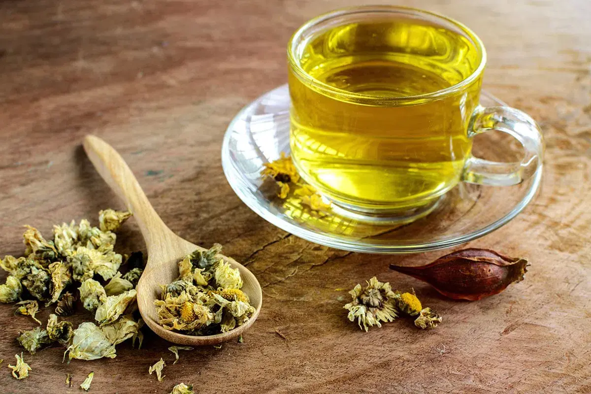 6 surprising benefits of chamomile tea you may not know