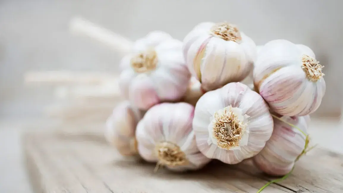 Garlic Is Healthy — But Risky for These 4 Groups