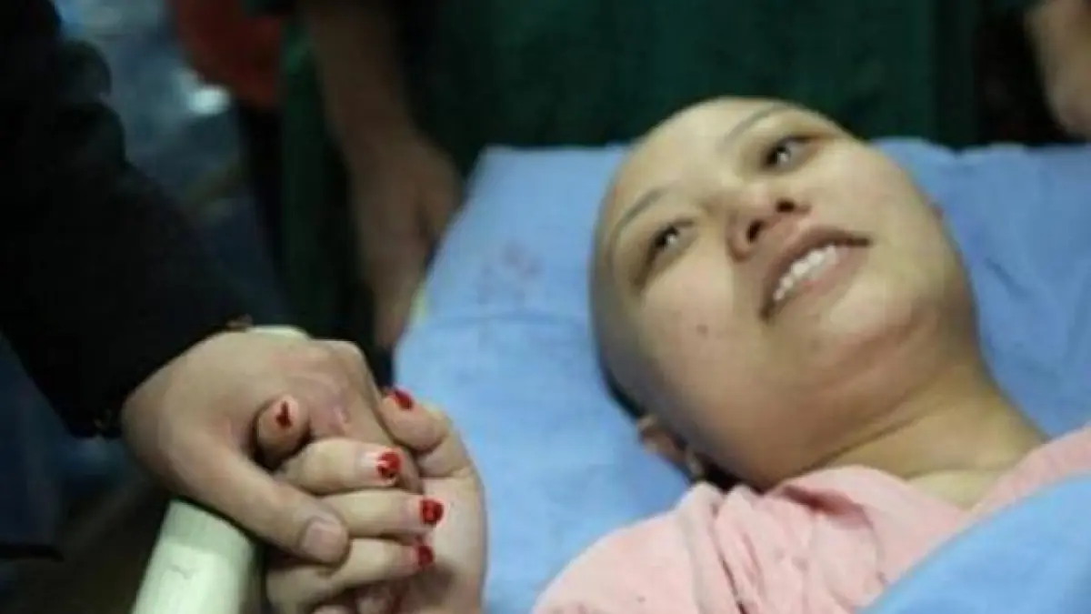 Young Teacher’s Death Raises Alarm: Could Body Odor Signal Liver Failure?