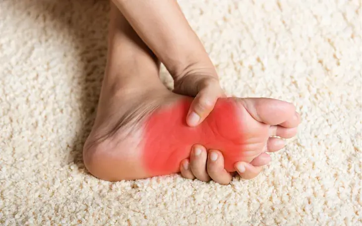 If your legs feel heavy, cold, or tingly, here’s what your body may be telling you