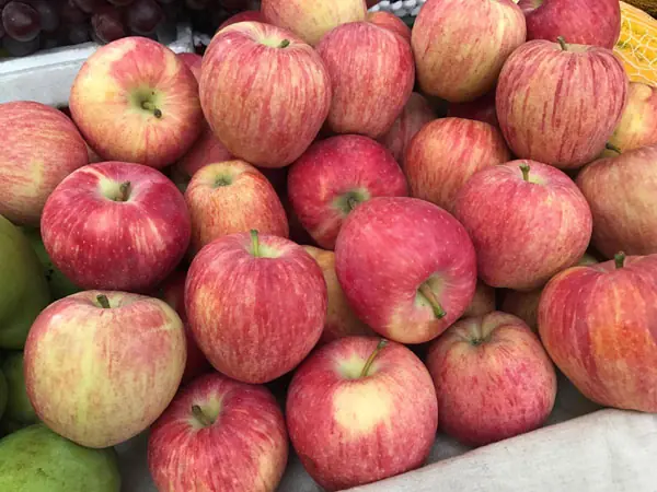 Experts Reveal What Happens When You Eat Apples