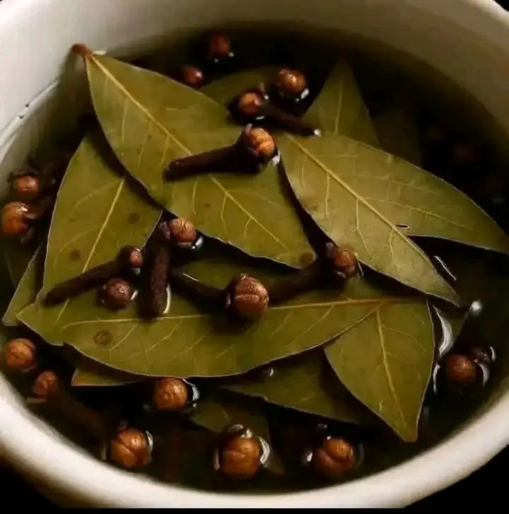 Bay Leaf and Clove Tea: The Simple Herbal Drink Packed with Powerful Health Benefits