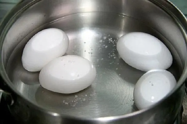 Doctors Reveal What Really Happens to Your Body When You Eat Eggs